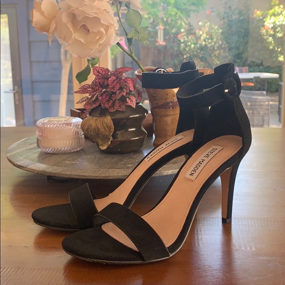 Steve Madden Black Suede Heels Born